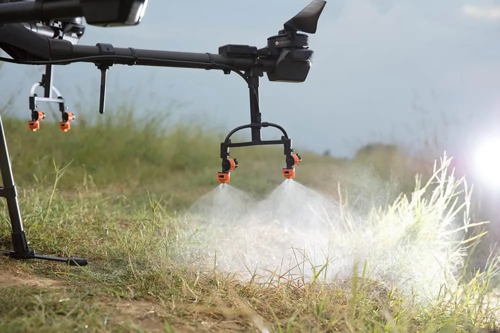 distribuição aérea com drone na agricultura